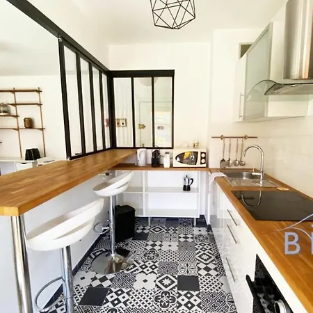 Apartman Bright Flat Near To The & Harbor Saint-Laurent-du-Var
