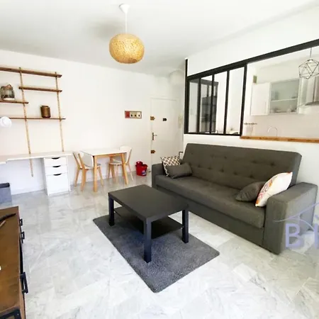 Bright Flat Near To The & Harbor Apartment *