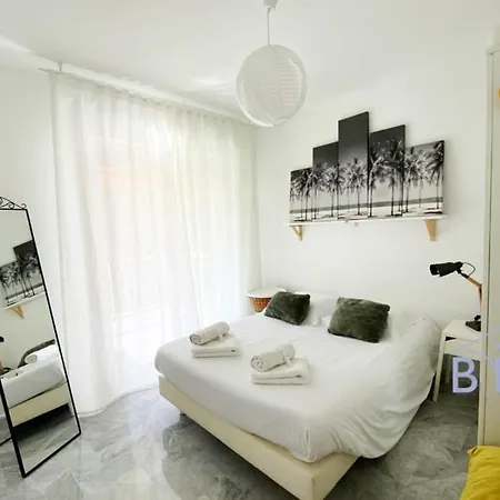 Bright Flat Near To The & Harbor